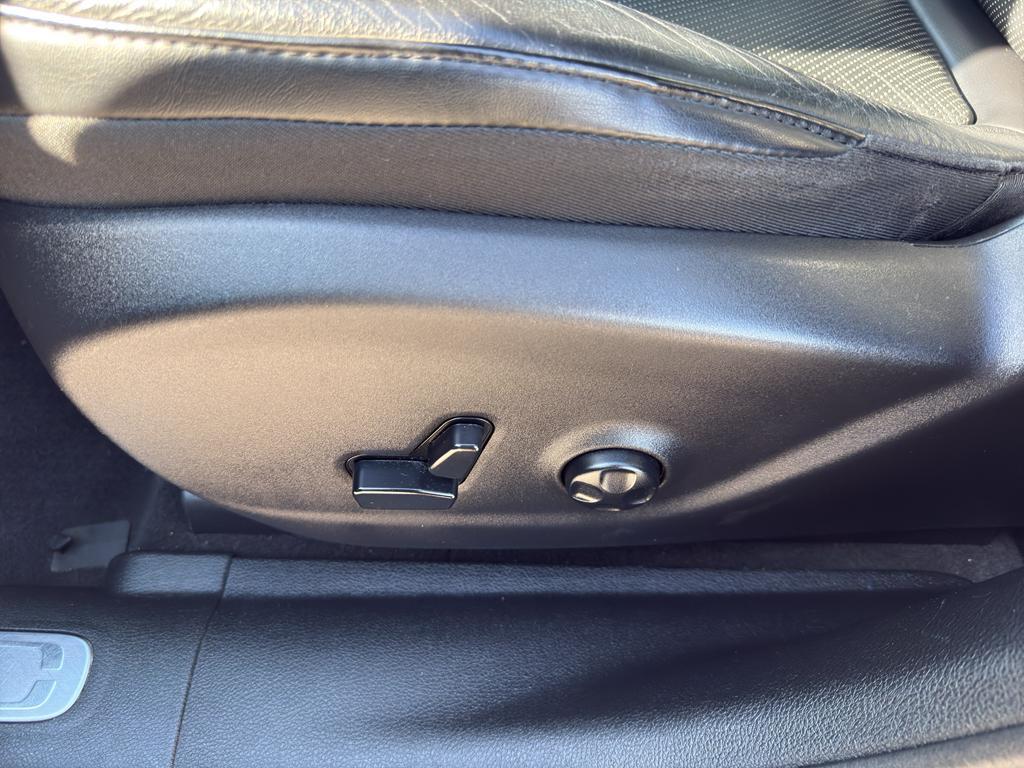 used 2020 Jeep Cherokee car, priced at $15,995