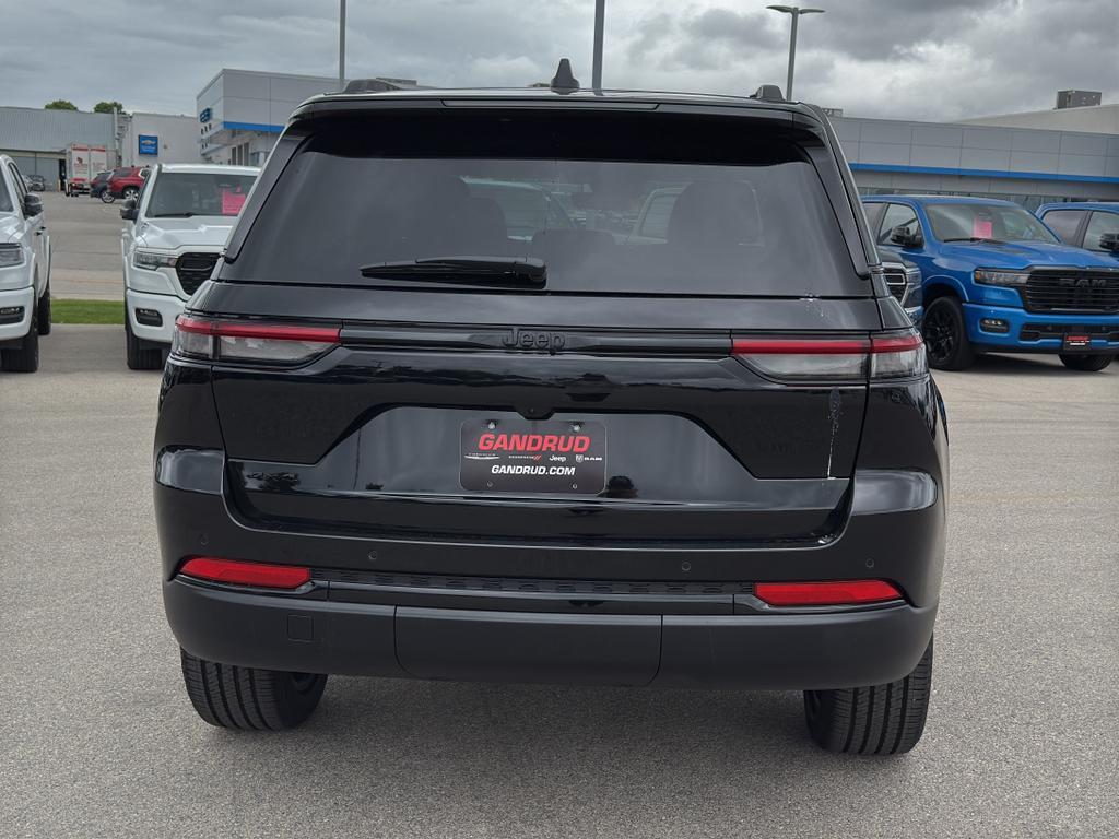 new 2025 Jeep Grand Cherokee car, priced at $48,478