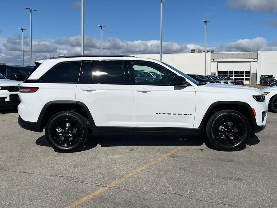 new 2025 Jeep Grand Cherokee car, priced at $43,999