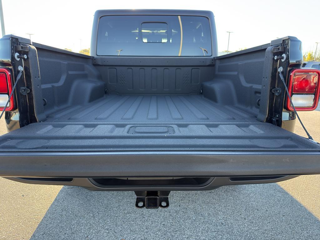 used 2021 Jeep Gladiator car, priced at $35,595