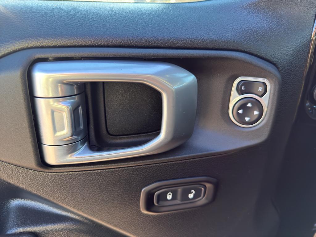 used 2021 Jeep Gladiator car, priced at $35,595