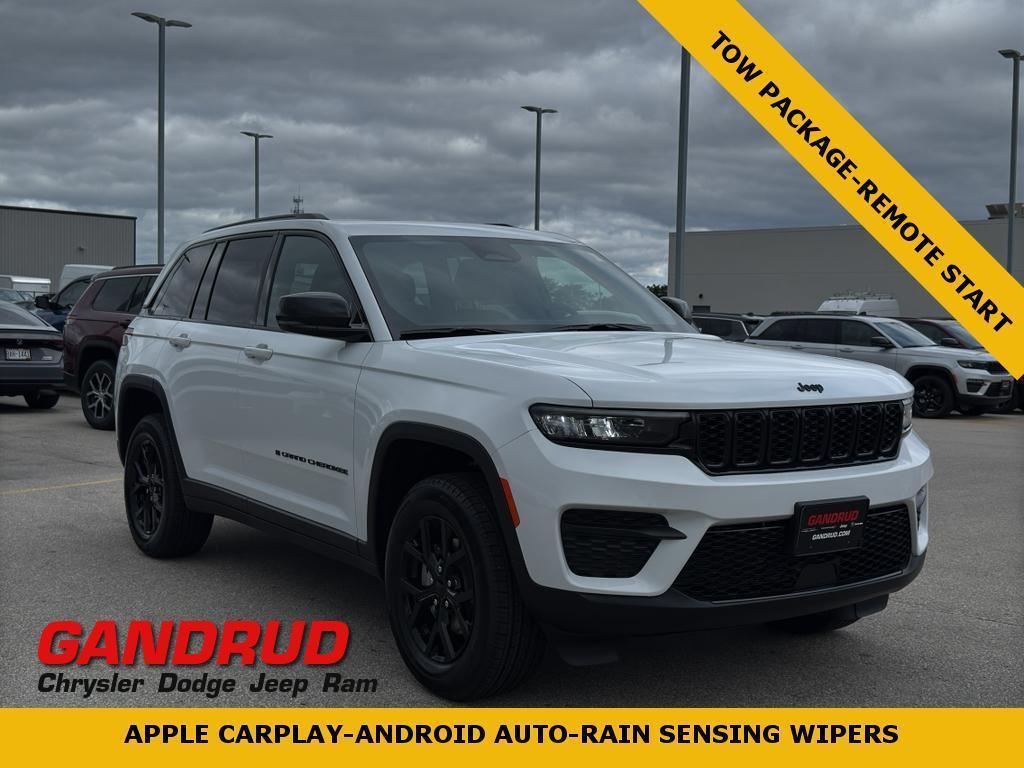 new 2025 Jeep Grand Cherokee car, priced at $44,942