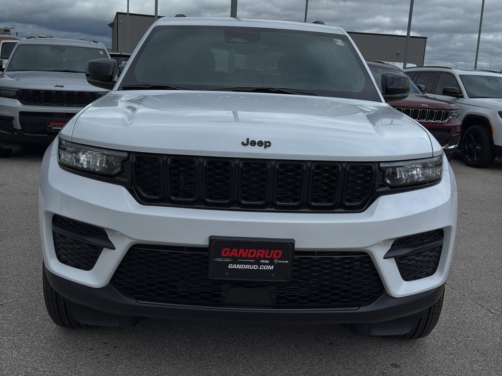 new 2025 Jeep Grand Cherokee car, priced at $44,942