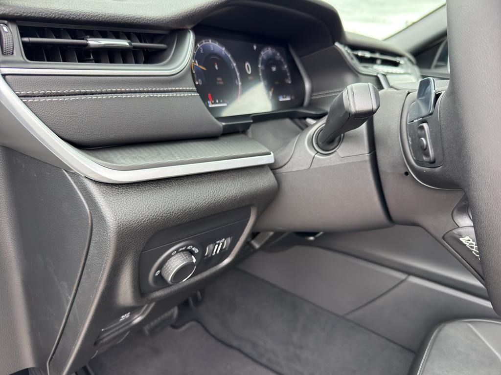 new 2025 Jeep Grand Cherokee car, priced at $44,942