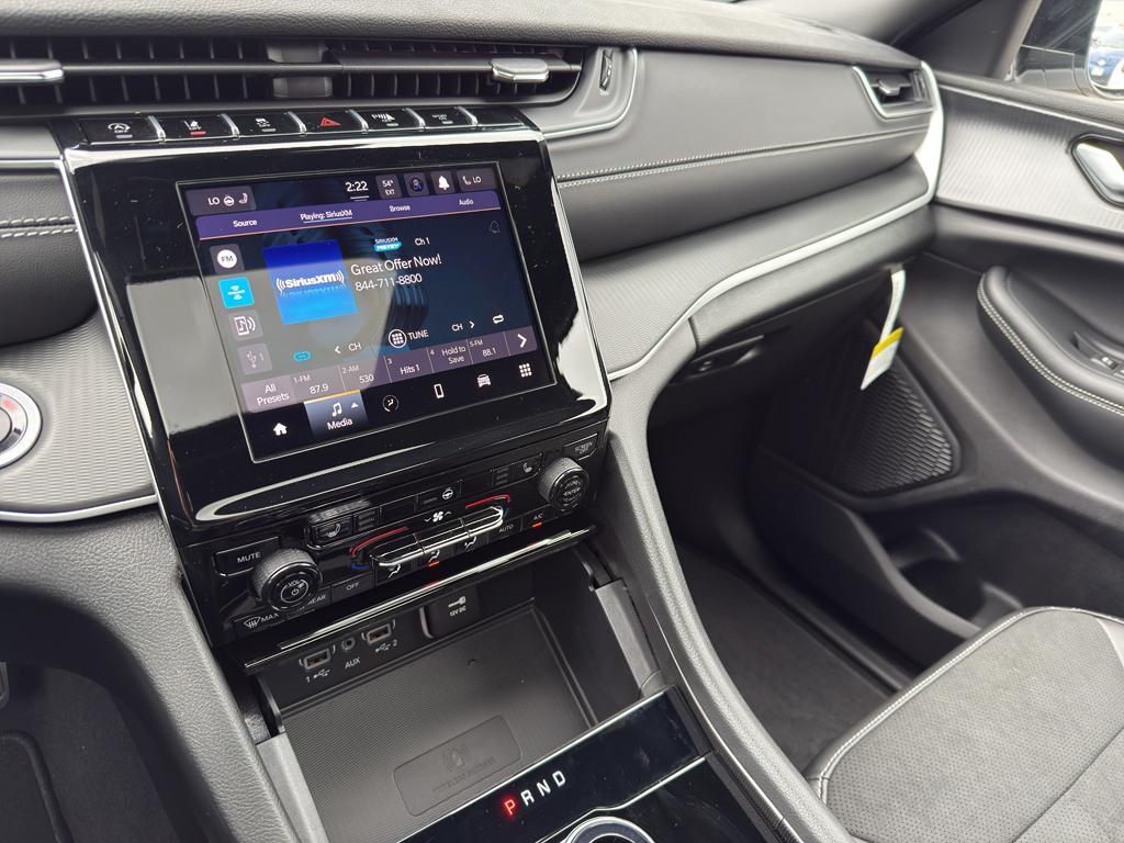 new 2025 Jeep Grand Cherokee car, priced at $44,942