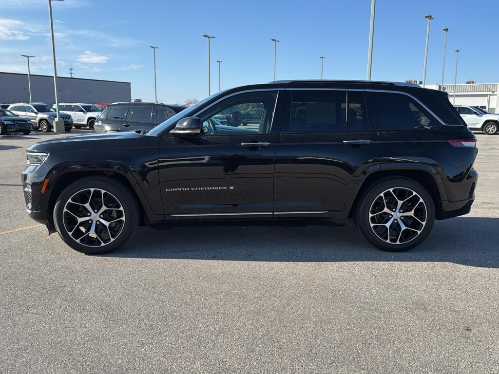 used 2022 Jeep Grand Cherokee car, priced at $43,595
