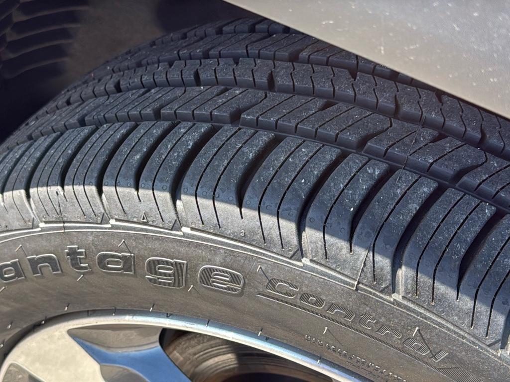 used 2023 Jeep Grand Cherokee car, priced at $33,895