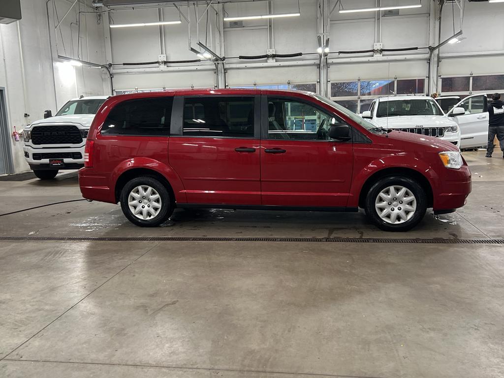 used 2008 Chrysler Town & Country car