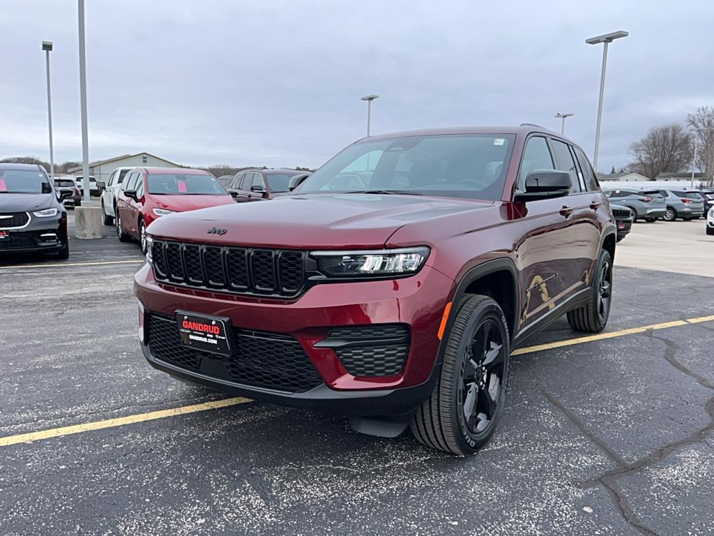 new 2025 Jeep Grand Cherokee car, priced at $46,759