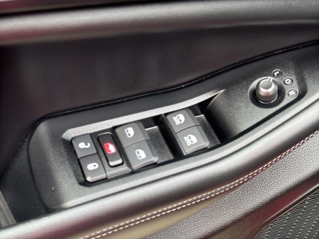 used 2024 Jeep Grand Cherokee car, priced at $35,295