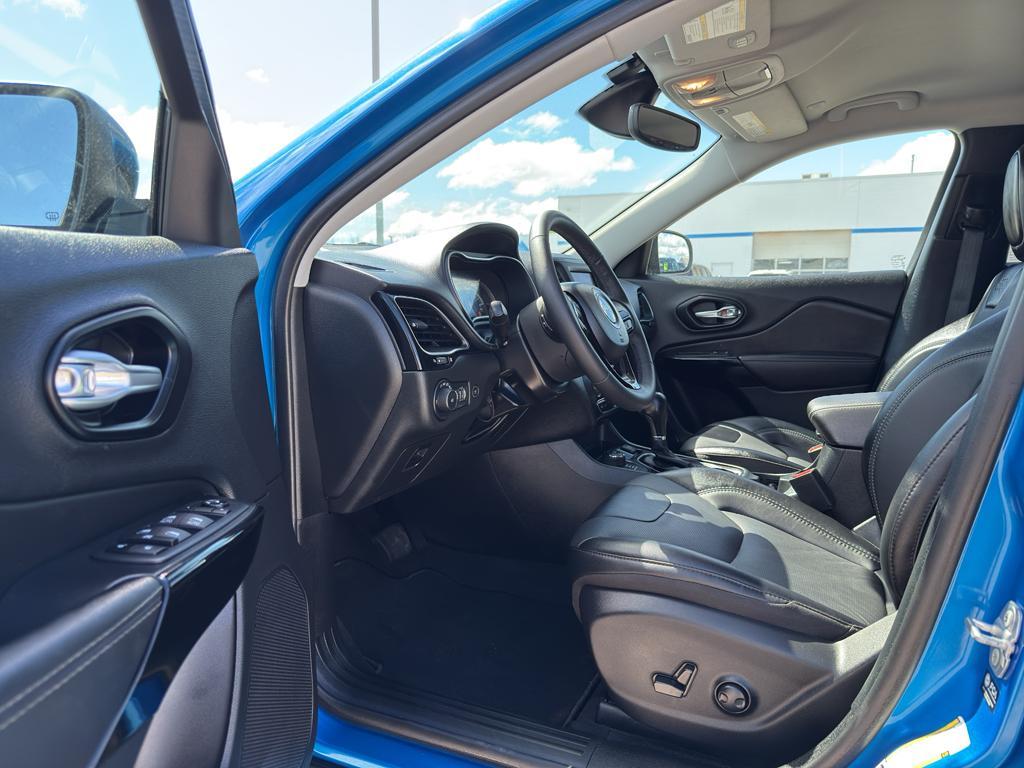 used 2023 Jeep Cherokee car, priced at $28,295