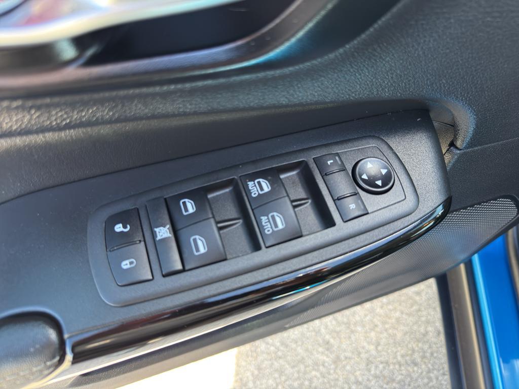 used 2023 Jeep Cherokee car, priced at $28,295