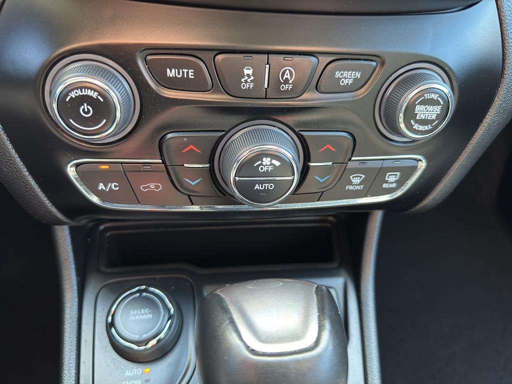 used 2023 Jeep Cherokee car, priced at $28,295