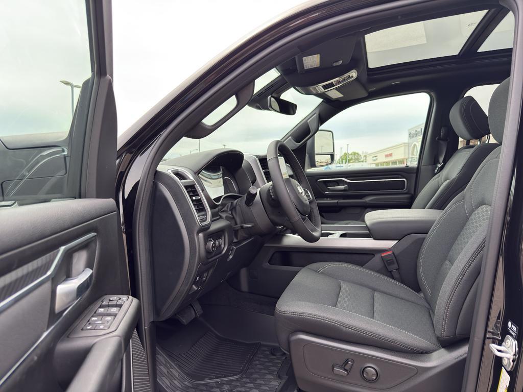 new 2025 Ram 1500 car, priced at $67,521