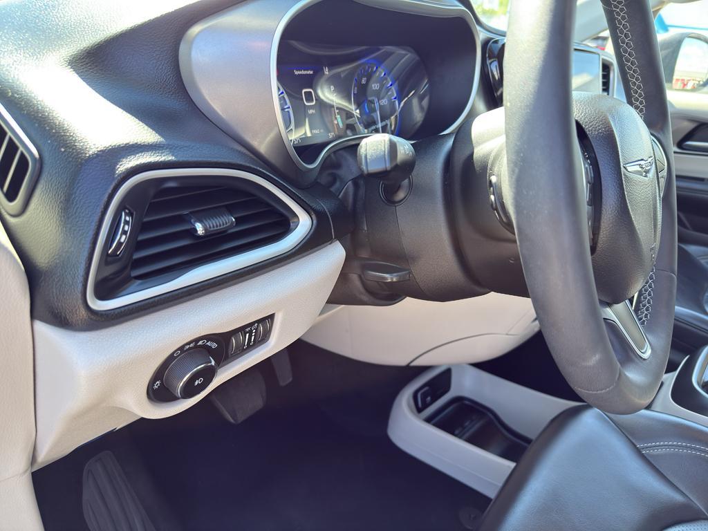 used 2023 Chrysler Pacifica car, priced at $32,695