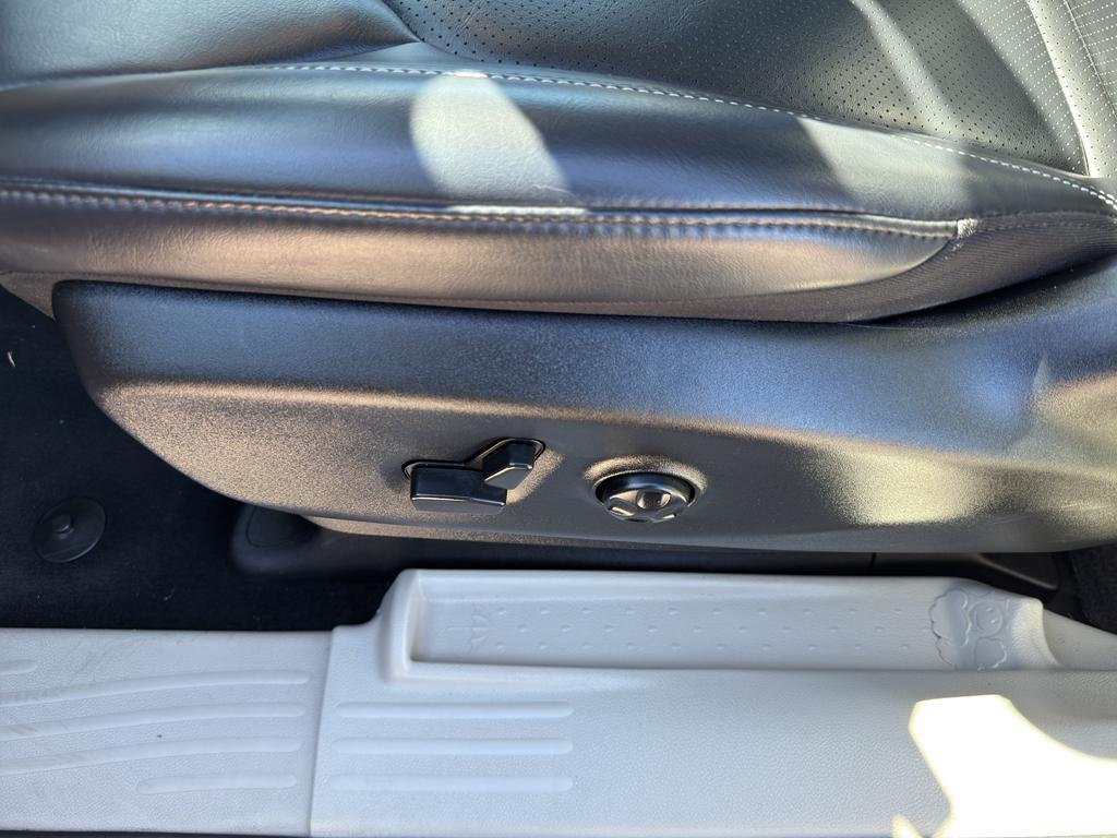 used 2023 Chrysler Pacifica car, priced at $32,695