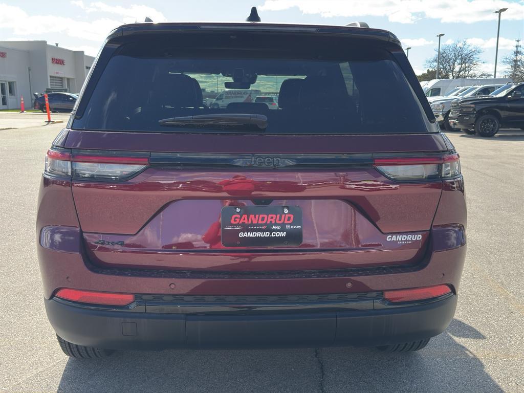 new 2025 Jeep Grand Cherokee car, priced at $42,999