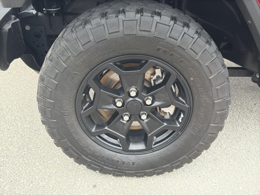 used 2021 Jeep Gladiator car, priced at $32,295