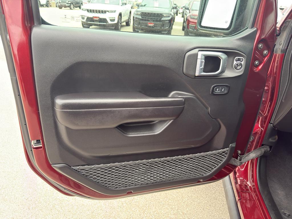 used 2021 Jeep Gladiator car, priced at $32,295