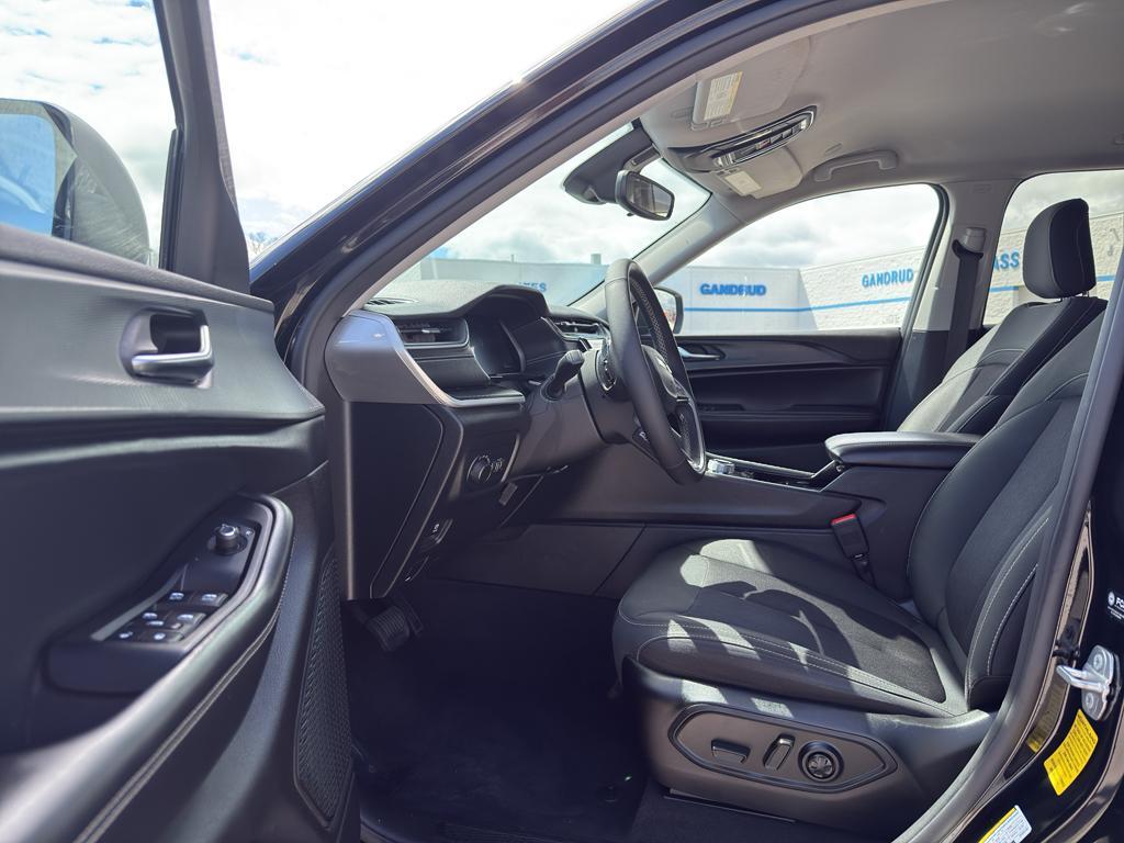 used 2023 Jeep Grand Cherokee car, priced at $33,995