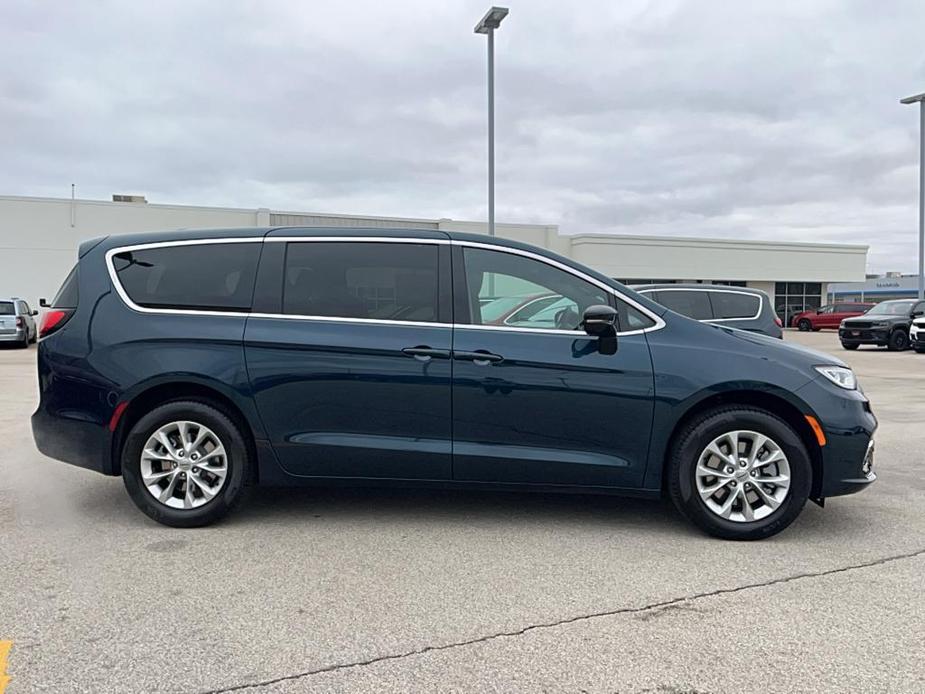 new 2025 Chrysler Pacifica car, priced at $47,791