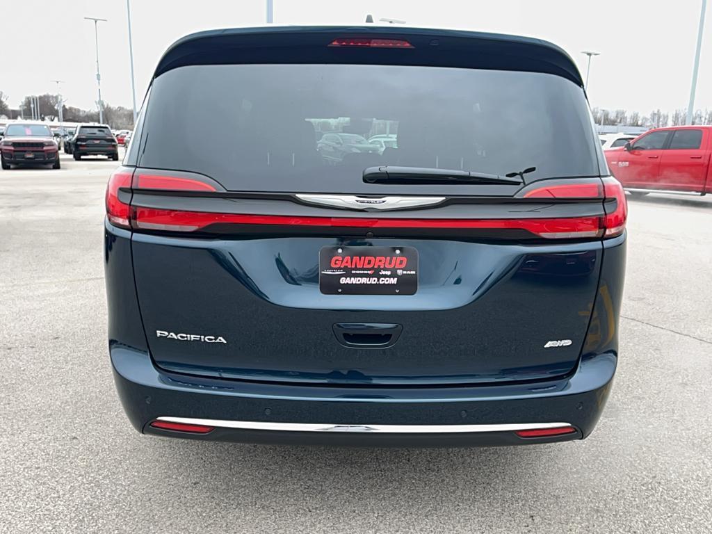 new 2025 Chrysler Pacifica car, priced at $47,791