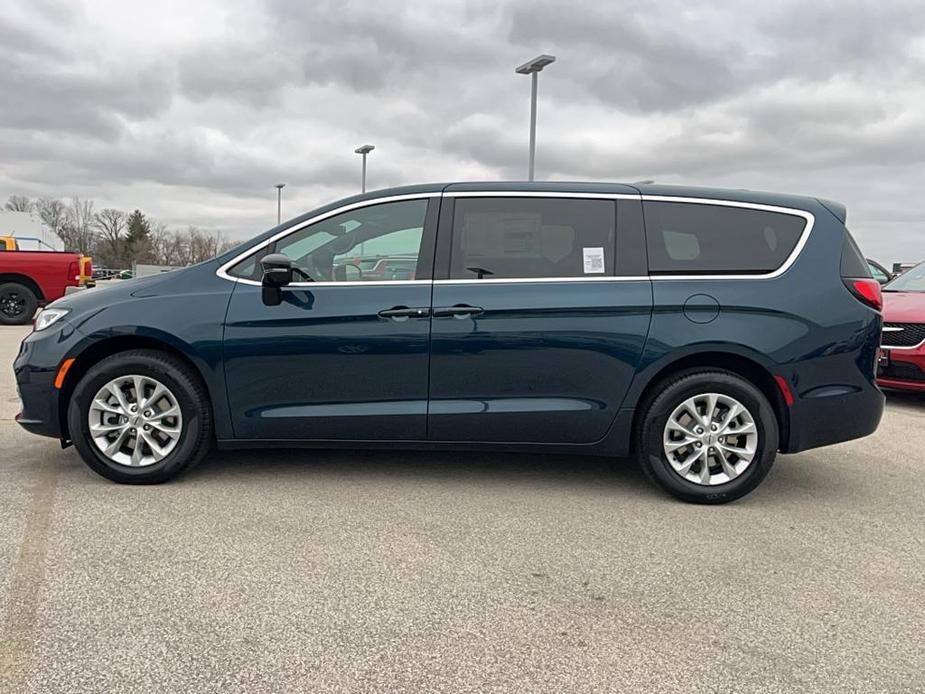 new 2025 Chrysler Pacifica car, priced at $47,791