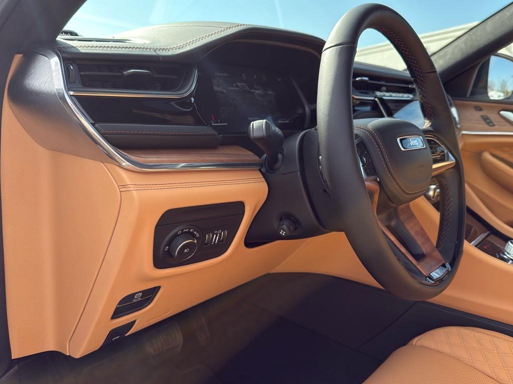 new 2025 Jeep Grand Cherokee L car, priced at $68,273