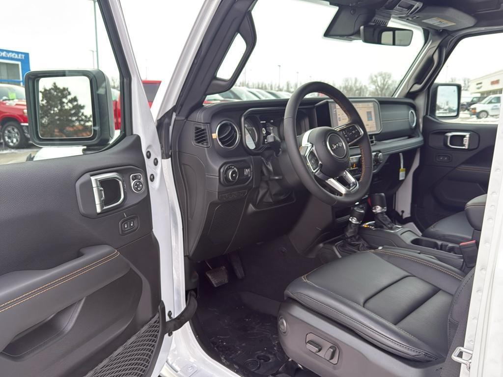 new 2025 Jeep Wrangler car, priced at $62,617