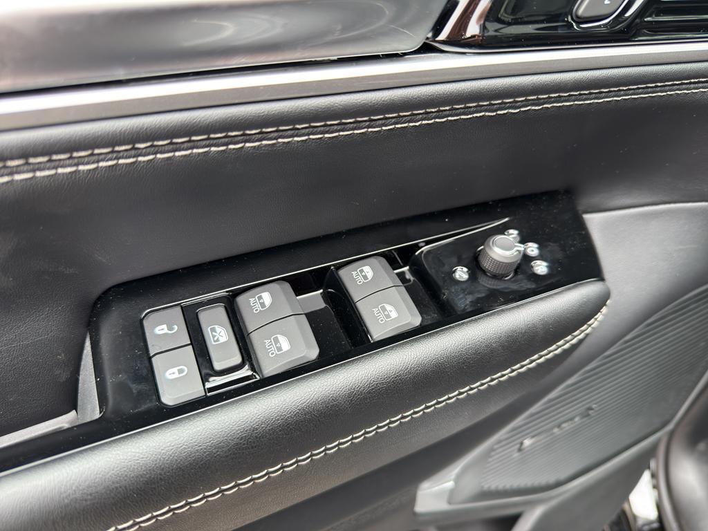 new 2025 Jeep Wagoneer L car, priced at $71,999