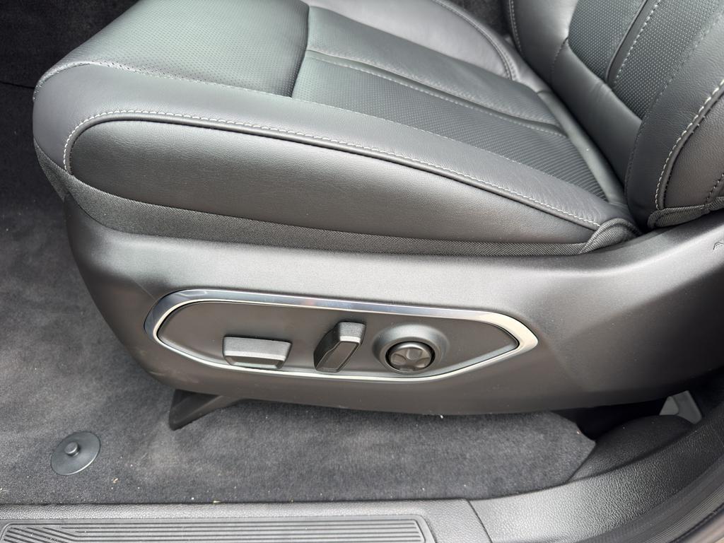 new 2025 Jeep Wagoneer L car, priced at $71,999