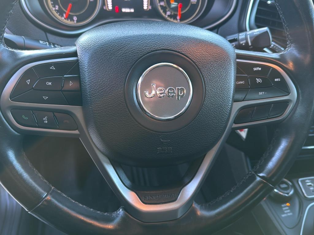 used 2020 Jeep Cherokee car, priced at $17,295