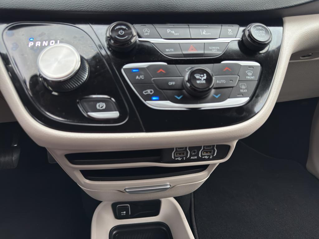 used 2023 Chrysler Pacifica car, priced at $26,595