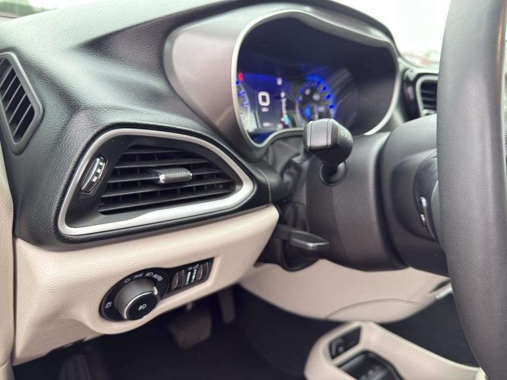 used 2023 Chrysler Pacifica car, priced at $26,595