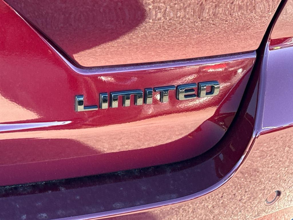 used 2024 Jeep Grand Cherokee car, priced at $38,595