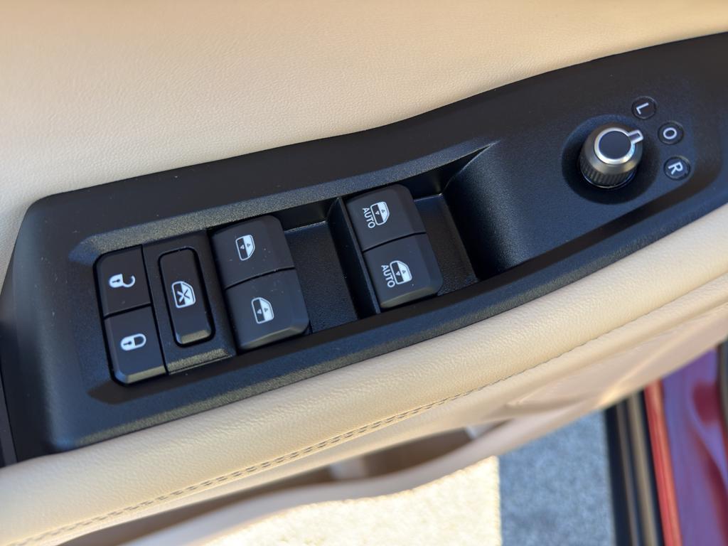 used 2024 Jeep Grand Cherokee car, priced at $38,595