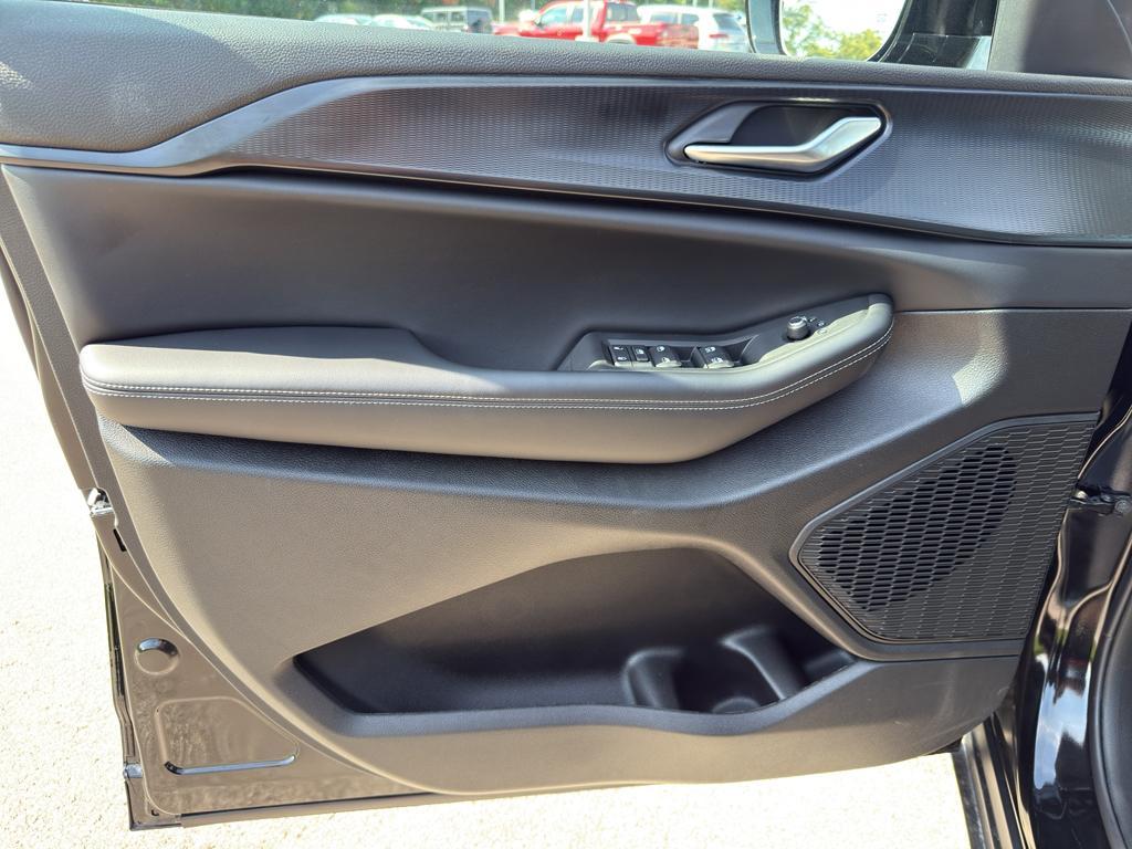 new 2025 Jeep Grand Cherokee L car, priced at $45,438