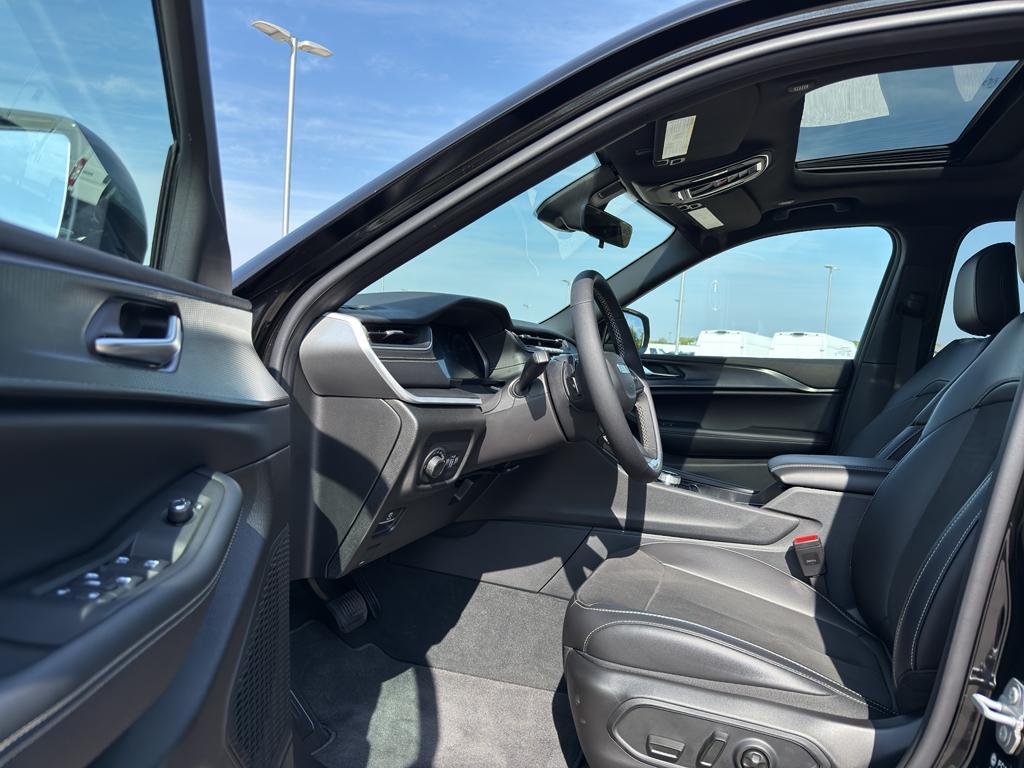 new 2025 Jeep Grand Cherokee L car, priced at $45,438