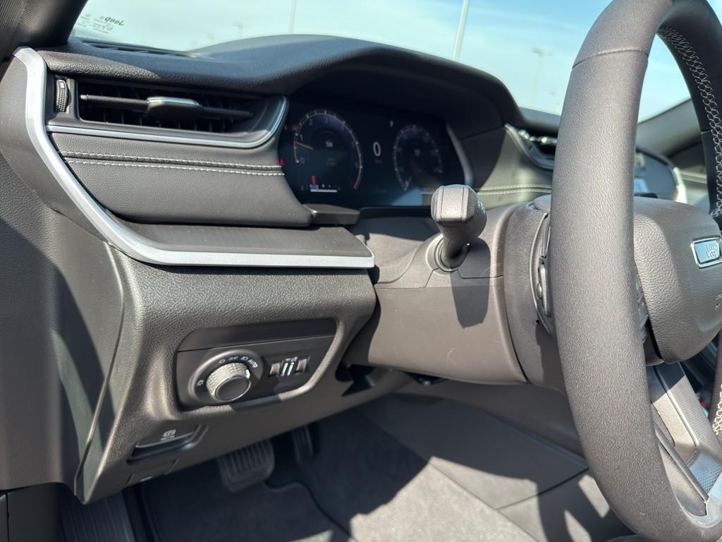 new 2025 Jeep Grand Cherokee L car, priced at $45,438