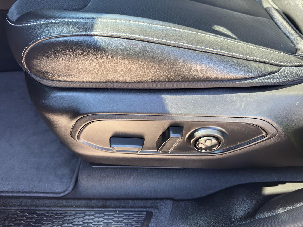 used 2024 Jeep Grand Cherokee car, priced at $36,295