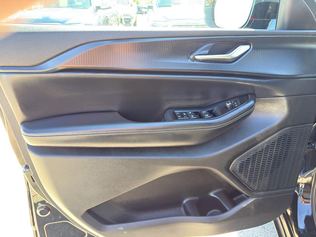 used 2024 Jeep Grand Cherokee car, priced at $36,295