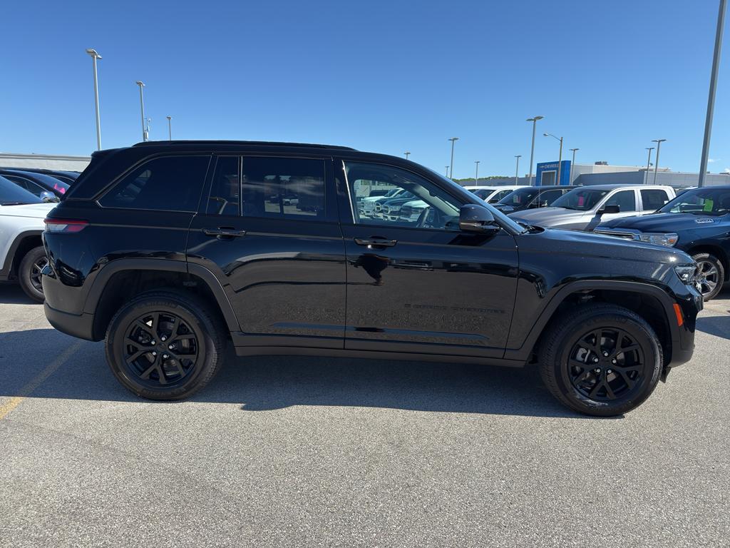 used 2024 Jeep Grand Cherokee car, priced at $36,295