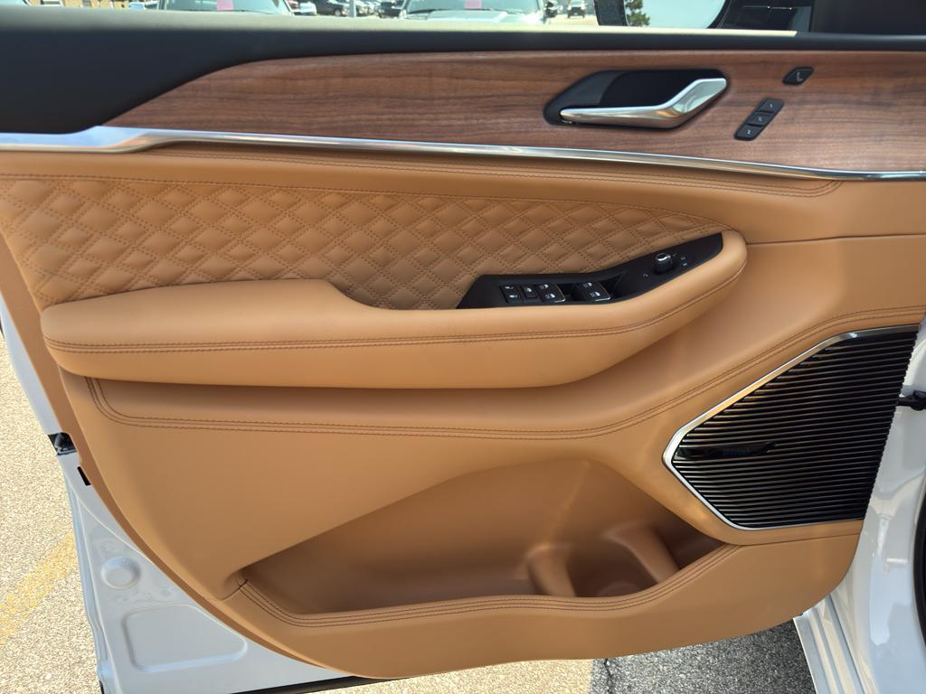 new 2025 Jeep Grand Cherokee car, priced at $67,133