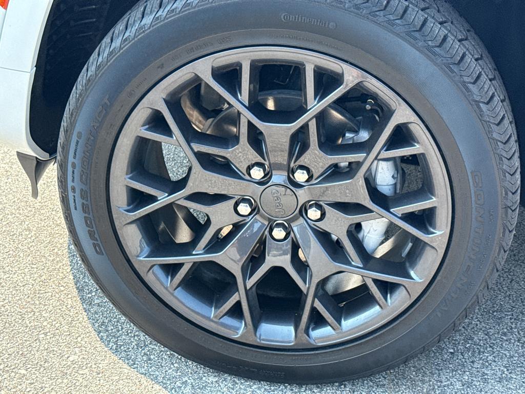new 2025 Jeep Grand Cherokee car, priced at $67,133