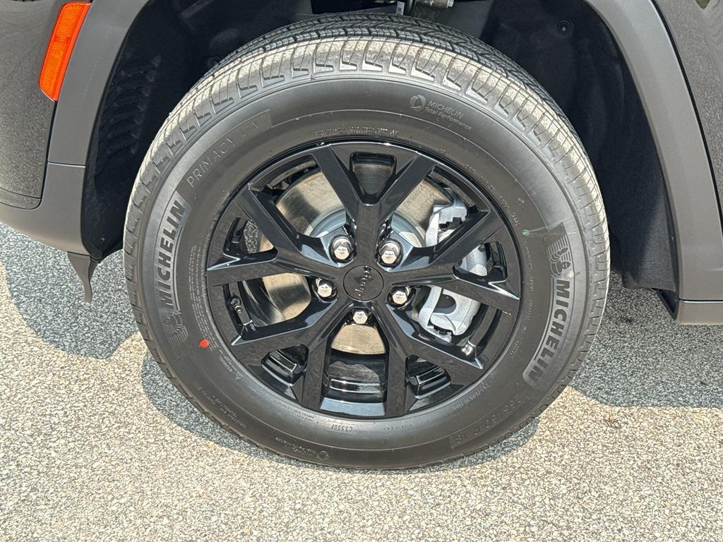 new 2025 Jeep Grand Cherokee L car, priced at $47,438