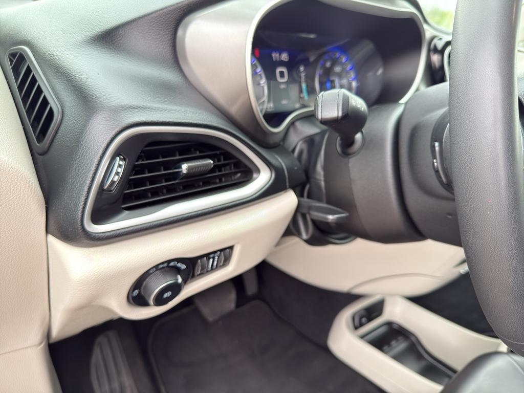 used 2023 Chrysler Pacifica car, priced at $26,795
