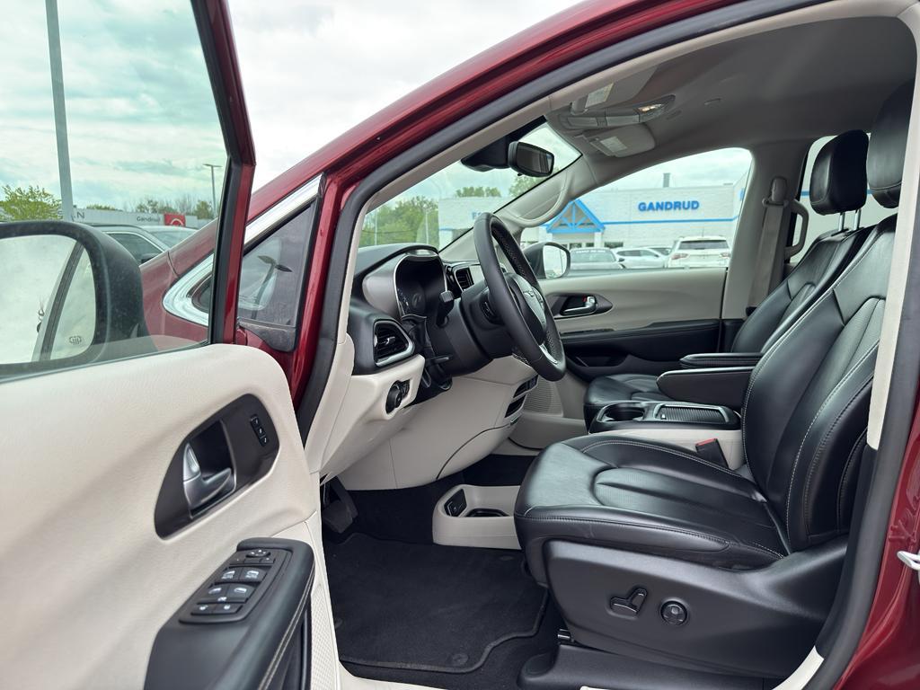 used 2023 Chrysler Pacifica car, priced at $26,795
