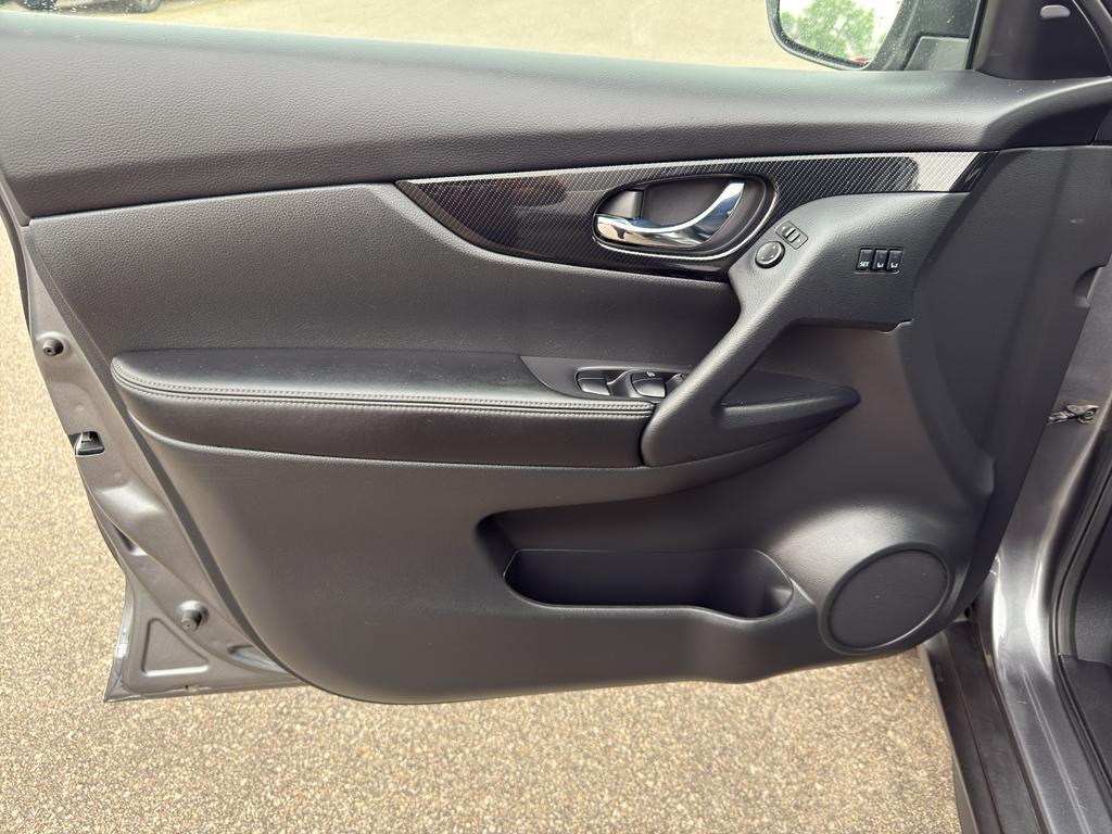 used 2020 Nissan Rogue car, priced at $22,695