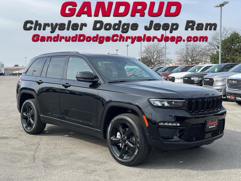 new 2025 Jeep Grand Cherokee car, priced at $55,999