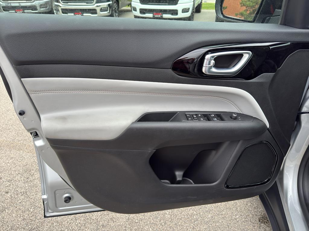 new 2025 Jeep Compass car, priced at $34,733